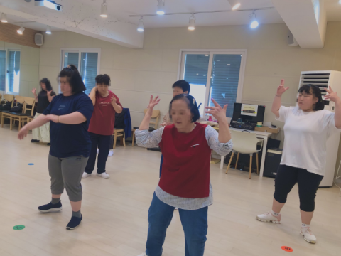 5월 방송댄스 교실 활동 사진