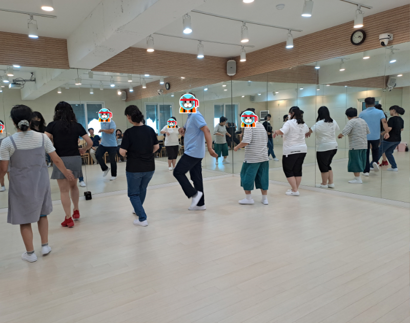 7월라인댄스.jpg